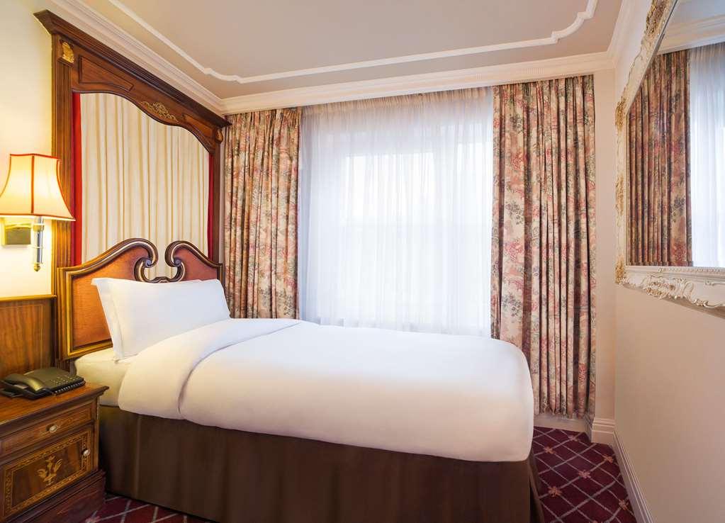 The Rathbone Hotel, Fitzrovia London Room photo