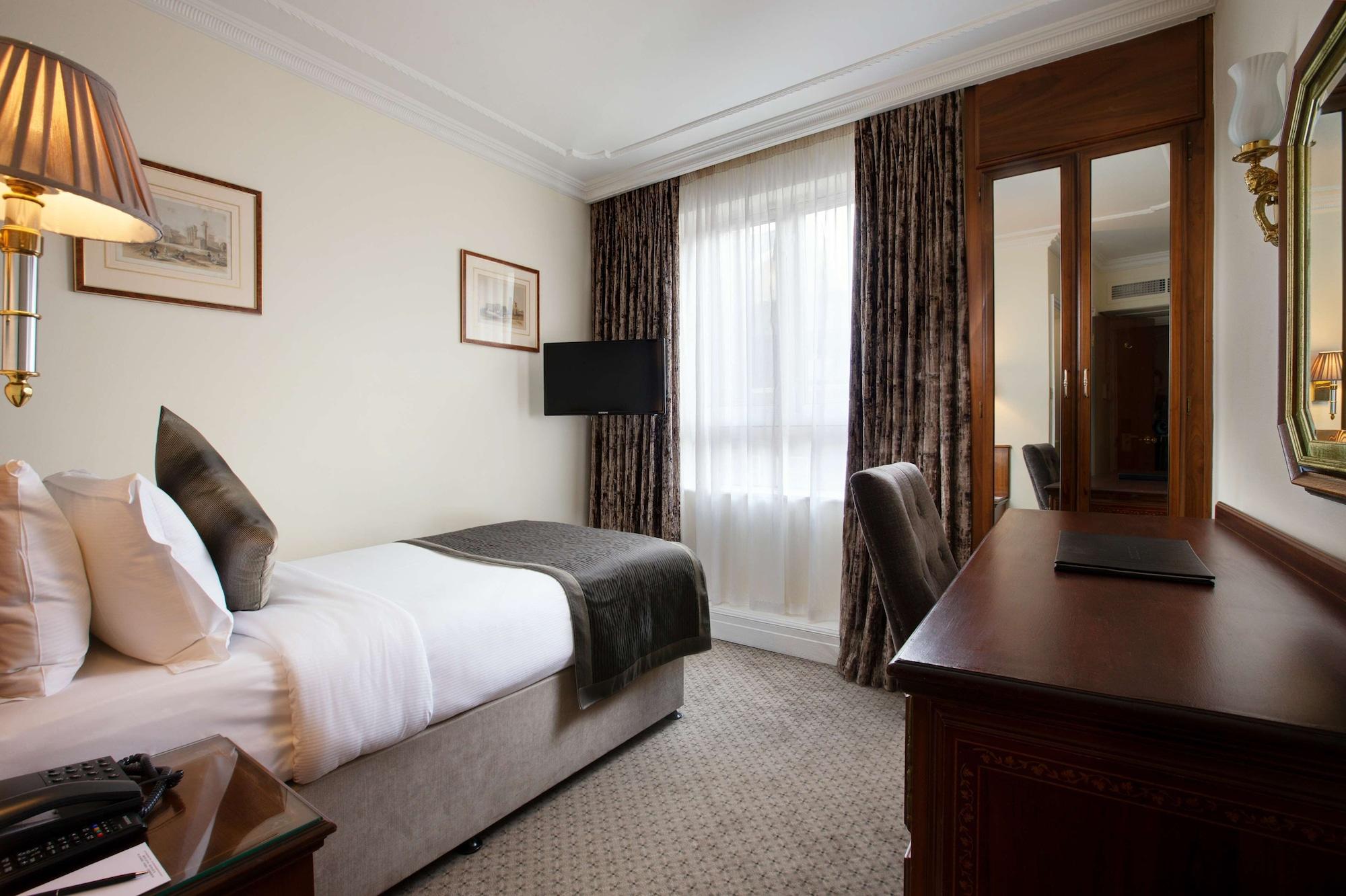 The Rathbone Hotel, Fitzrovia London Exterior photo