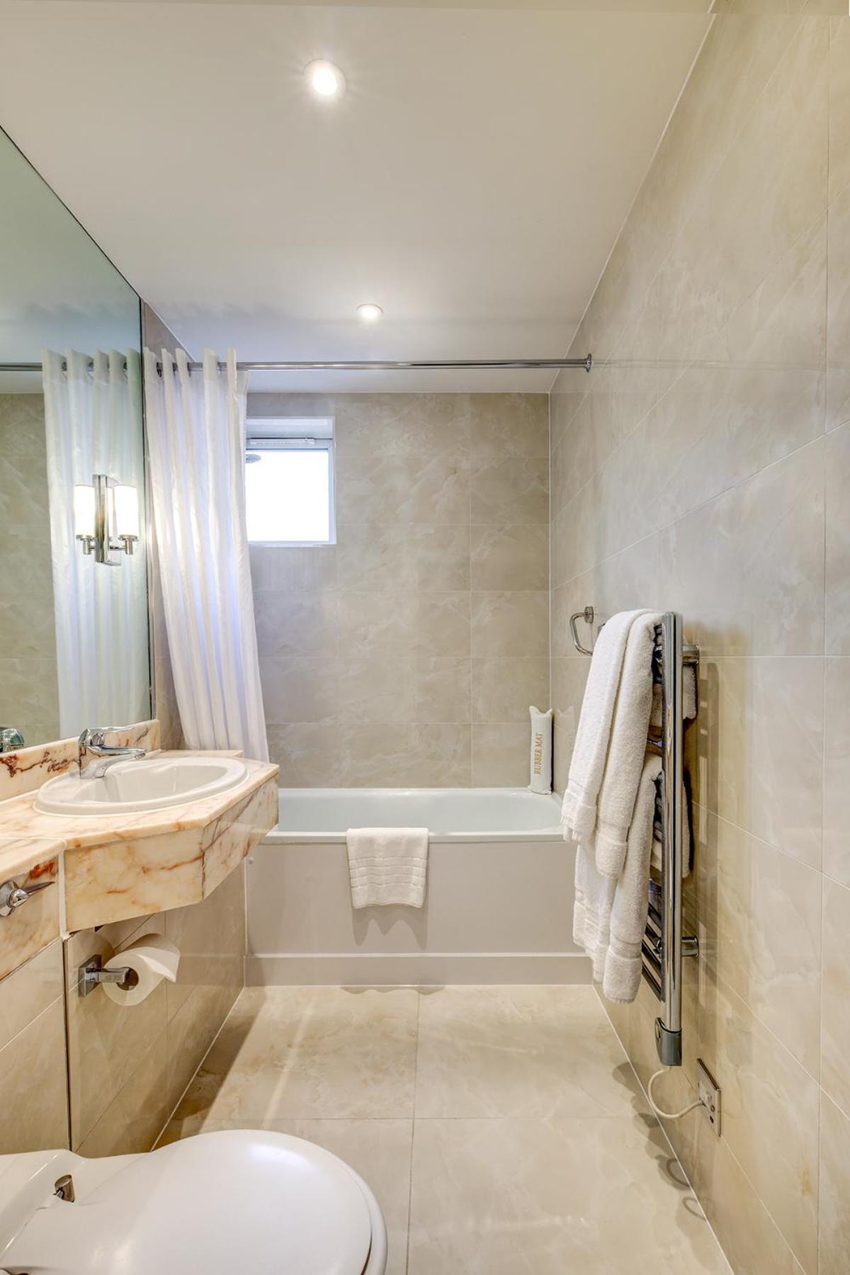 The Rathbone Hotel, Fitzrovia London Room photo